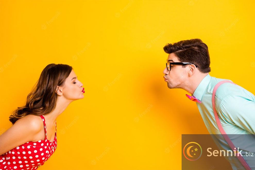 Całować się 3 sennik całować się