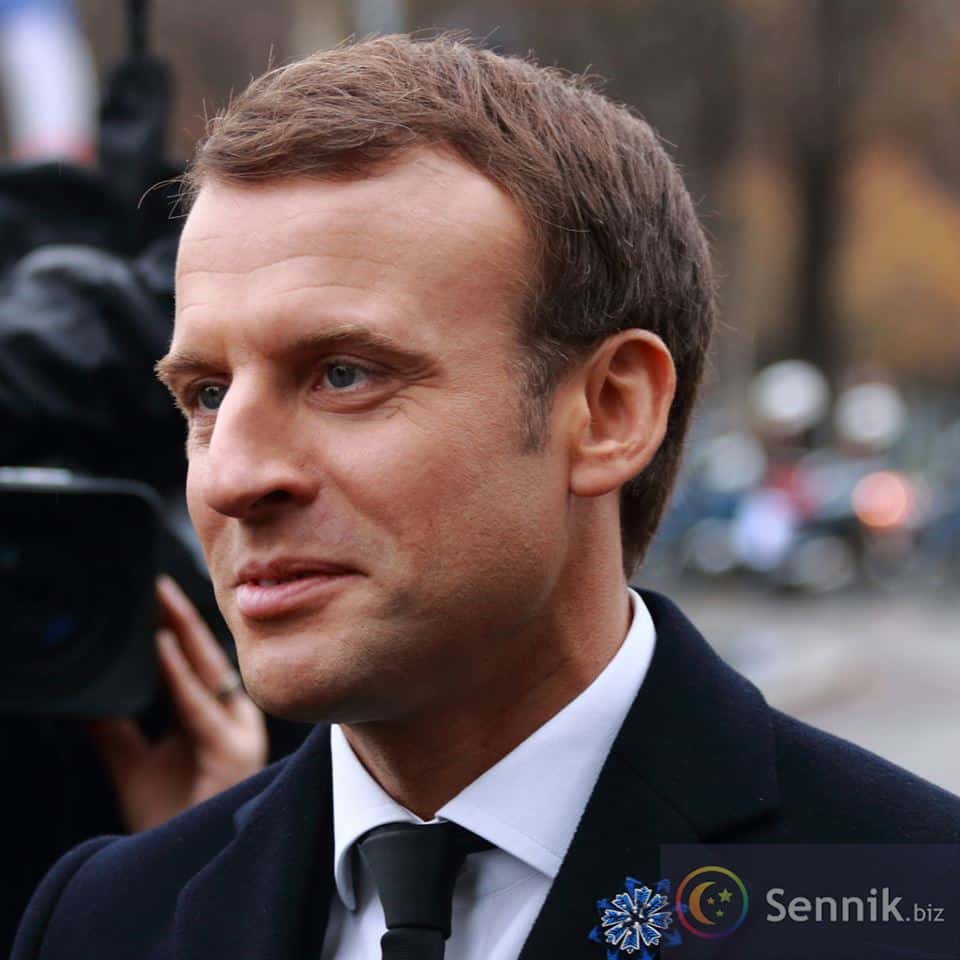 Sennik Emmanuel Macron