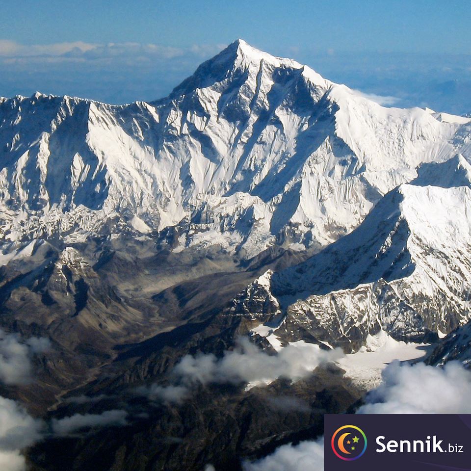 Sennik Mount Everest